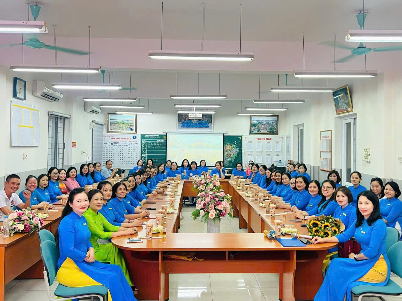 AN HƯNG - HƯỞNG ỨNG TUẦN LỄ ÁO DÀI - RỘN RÀNG NGÀY 20/10